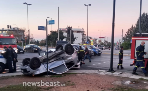 Τροχαίο με ανατροπή οχήματος στη Βουλιαγμένης