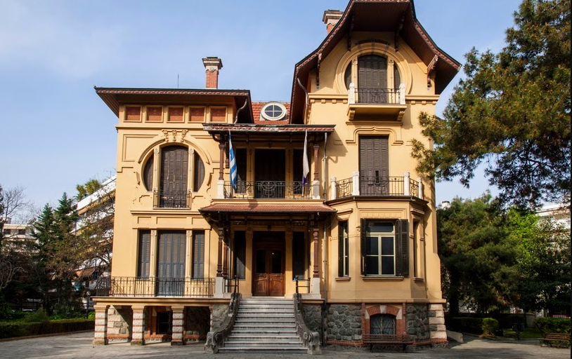 “Από το σκοτάδι… στο φως”: Έκθεση εικαστικών Δημοτικής Πινακοθήκης Θεσσαλονίκης