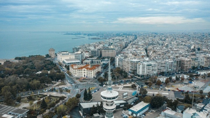 Θεσσαλονίκη: Σημάδια σταθεροποίησης του ιικού φορτίου – Πρόωρη όποια εκτίμηση για την κορύφωση του κύματος