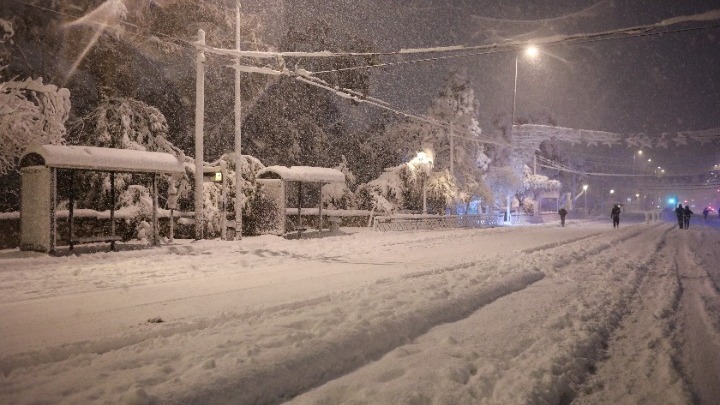 Οι δήμοι της Αττικής επιχειρούν στους δρόμους