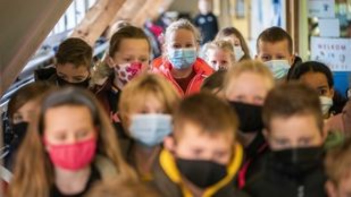 Κορονοϊός – Γαλλία: Κοντά στα 300.000 κρούσματα σε ένα 24ωρο