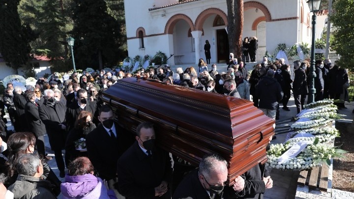 Η Ελλάδα αποχαιρέτησε τον μεγάλο Έλληνα ζωγράφο (pics)