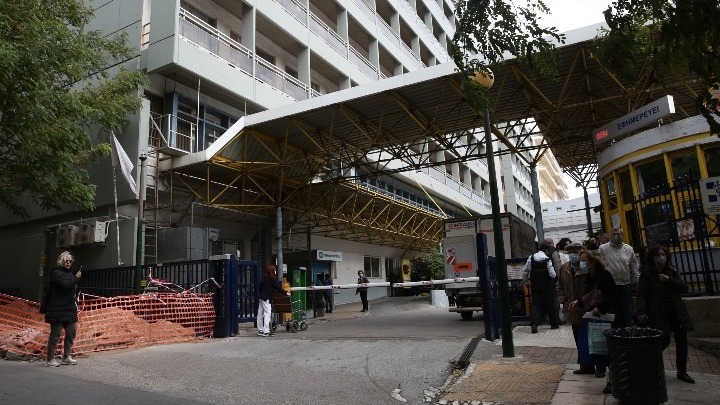 Κρίσιμες οι επόμενες ώρες για την άτυχη γυναίκα που ξυλοκοπήθηκε άγρια και νοσηλεύεται στον Ευαγγελισμό