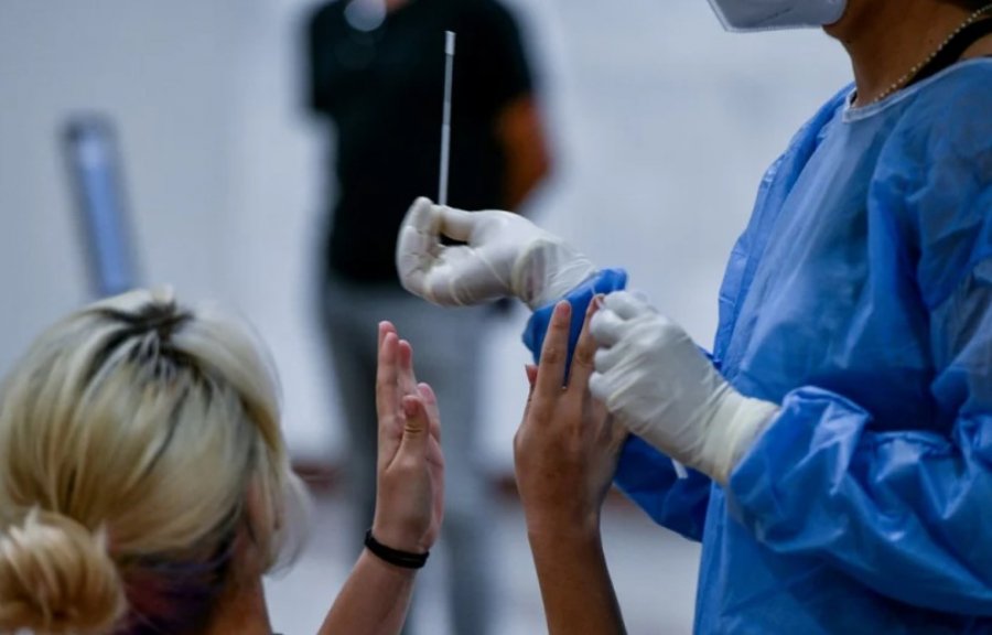 Κορονοϊός:  κρούσματα 17.633 –  θάνατοι 61 –  διασωληνωμένοι 626
