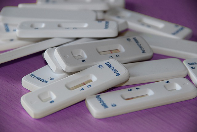 Σχολεία: Τι πρέπει να κάνουν όσοι δεν βρήκαν self test (vid)
