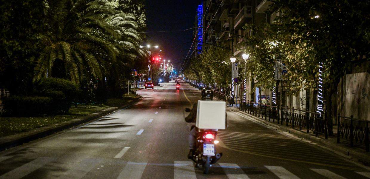 Πάτρα: Διανομέας αυνανίστηκε ενώ παρέδωσε καφέ σε πελάτισσα