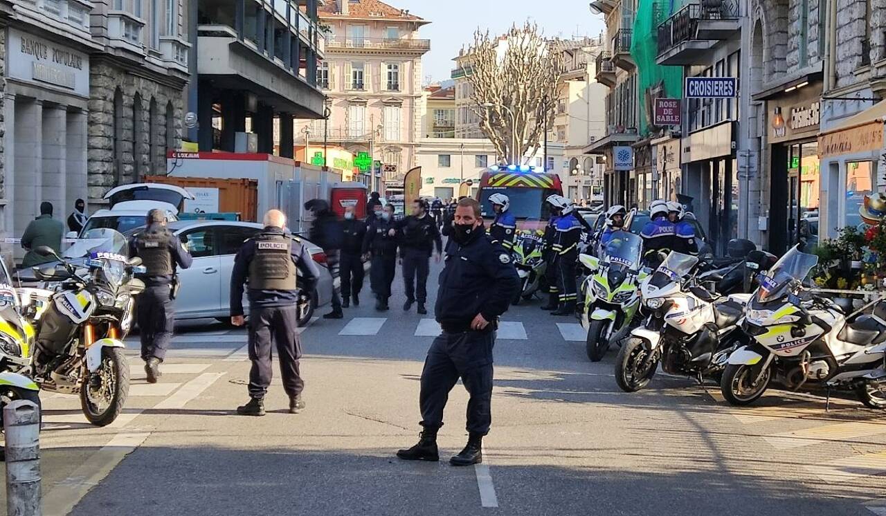 Πυροβολισμοί στη Νίκαια της Γαλλίας – Ένας άνδρας νεκρός (pic)