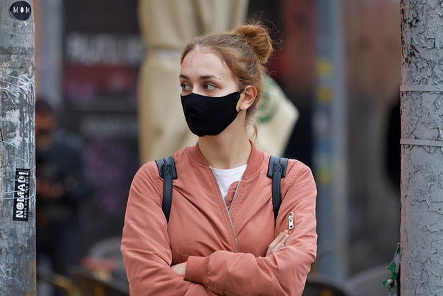 Οι νέοι στην σκιά της πανδημίας – Πως άλλαξε η ζωή της γενιάς του κορονοϊού