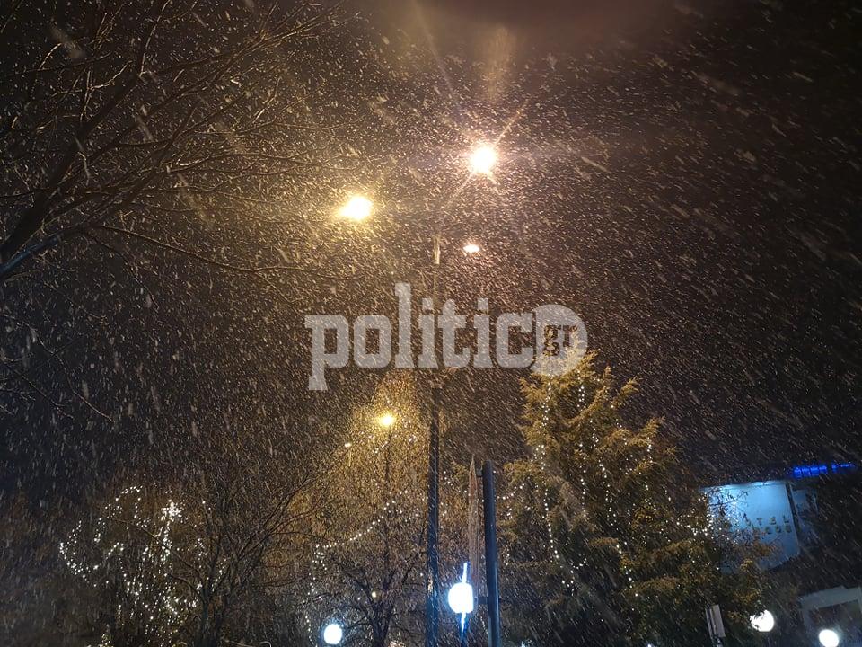 Πυκνή χιονόπτωση στην Φλώρινα – Σε επιφυλακή οι κάτοικοι (pic & vid)