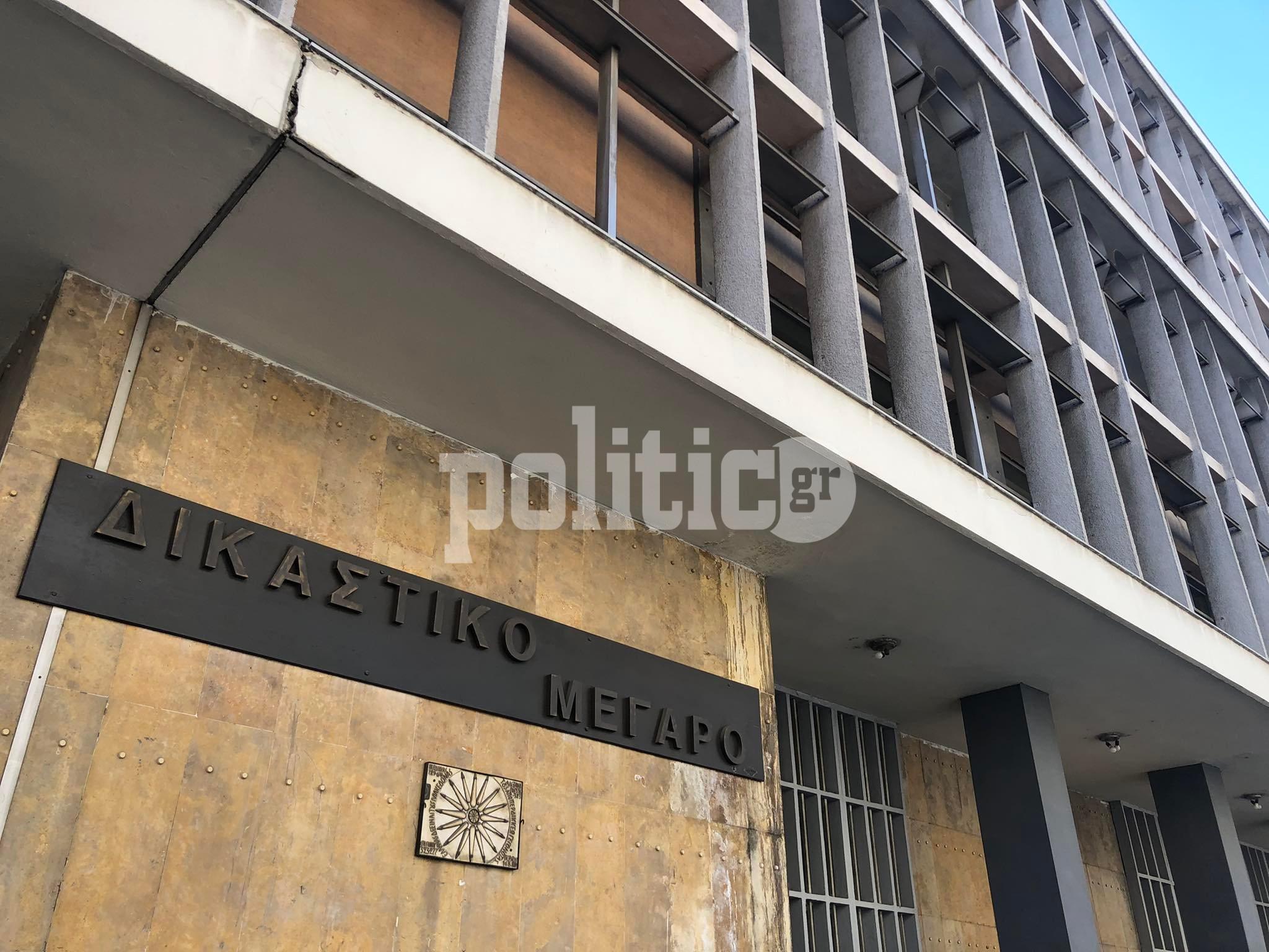 Δολοφονία Άλκη: Πάνω από δυόμιση ώρες έξω από το γραφείο του εισαγγελέα ο κατηγορούμενος