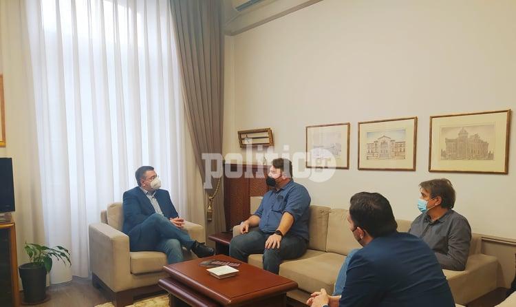 ΠΚΜ: Σε εξέλιξη η συνάντηση  Α. Τζιτζικώστα με τον Αμερικανό παραγωγό του Hollywood, Robert Van Norden