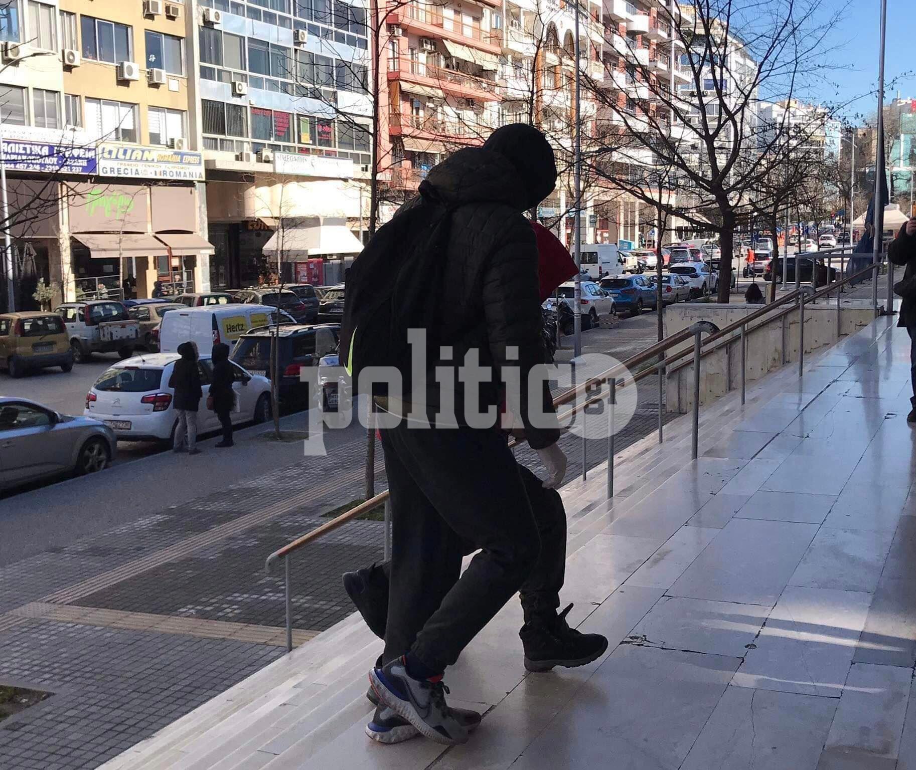 Θεσσαλονίκη: Στο δικαστήριο οι δυο συλληφθέντες από τις εφόδους στους Συνδέσμους