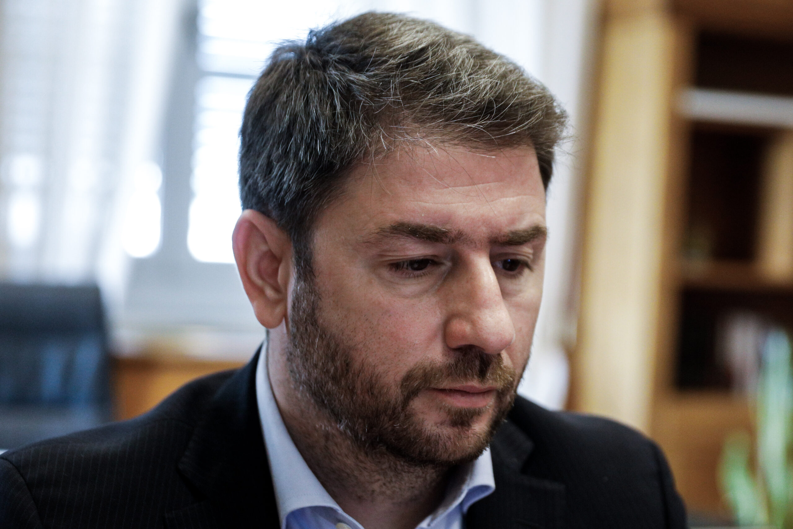 Ποιος υπουργός στην κυβέρνηση ΣΥΡΙΖΑ πλέκει το εγκώμιο Ανδρουλάκη και ρίχνει βόμβες κατά του ΣΥΡΙΖΑ;