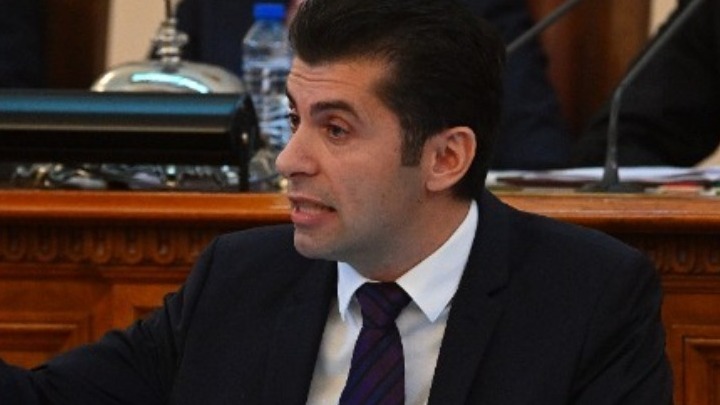 Βουλγαρία: Ο Πέτκοφ μετέβη για ανάκριση στο Γραφείο του Εισαγγελέα του Ανώτατου Ακυρωτικού Δικαστηρίου