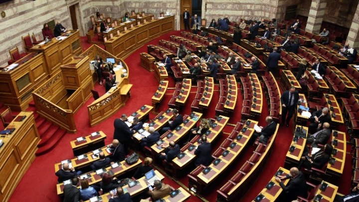 Βουλή: Κυρώθηκε το Μνημόνιο Συνεργασίας Αθηνών-Λευκωσίας για έργα υποδομής στην πυρόπληκτη Αν. Αττική