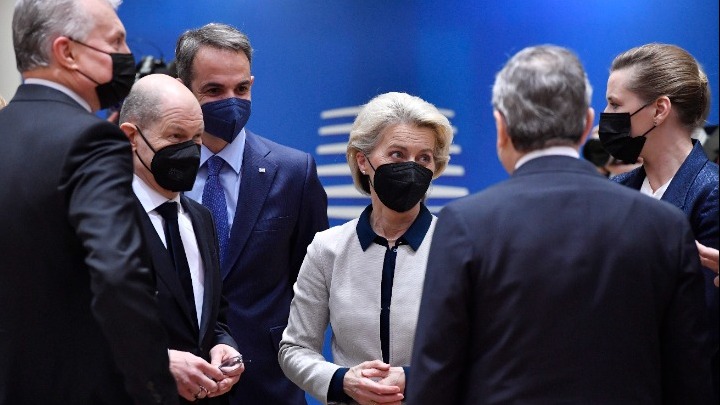 ΕΕ: Συμφωνία για νέο πακέτο κυρώσεων σε βάρος της Μόσχας – Δεκτή η ελληνική πρόταση ενέργειας
