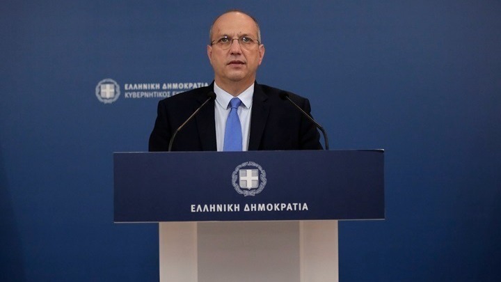 Γ. Οικονόμου: «Επεκτείνεται από 14 σε 43 Δήμους το πρόγραμμα “Στέγαση και Εργασία”»