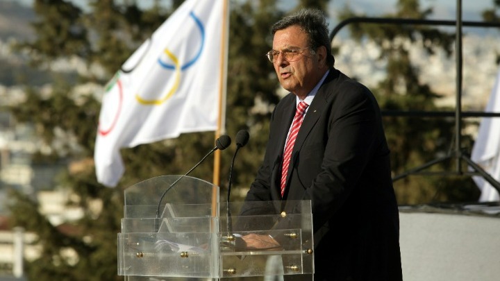 Η ΔΟΑ κατεβάζει τις σημαίες Ρωσίας και Λευκορωσίας