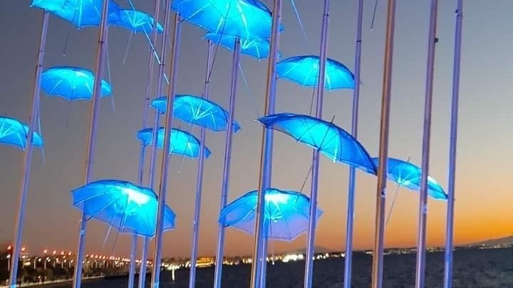 Θεσσαλονίκη: Στα μπλε οι ομπρέλες του Ζογγολόπουλου για την Παγκόσμια Ημέρα Ευχής