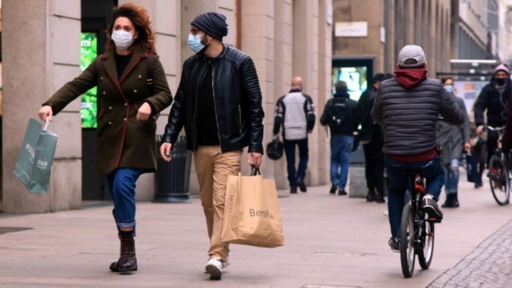 Ιταλία: Τέλος η υποχρεωτική χρήση μάσκας στους ανοιχτούς χώρους