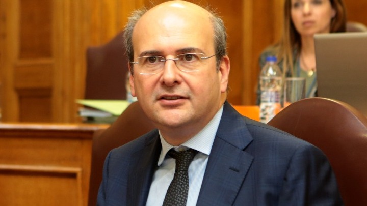Κ. Χατζηδάκης: «Εσείς υπερασπίζεστε τις μειοψηφίες του ΕΦΚΑ και εμείς τους ανυπεράσπιστους πολίτες»