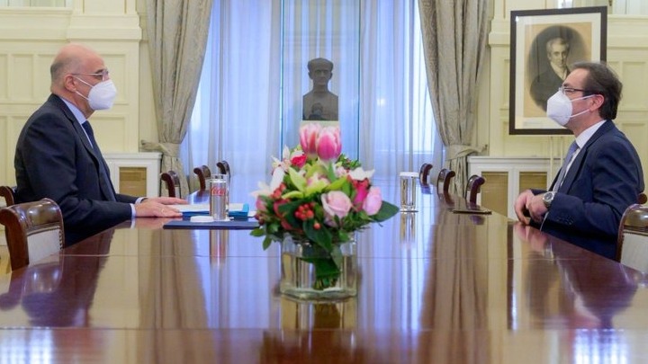 Ν. Δένδιας: «Η ελληνική κοινότητα αντιμετωπίζει σοβαρά προβλήματα όσον αφορά τις συνθήκες περίθαλψης κα διαβίωσης»