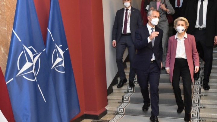Ο Γ.Γ. του ΝΑΤΟ μετά την επικοινωνία με φον ντερ Λάιεν: Σημαντικό να διατηρηθεί ο στενός συντονισμός ΝΑΤΟ-ΕΕ στο ζήτημα Ρωσίας-Ουκρανίας