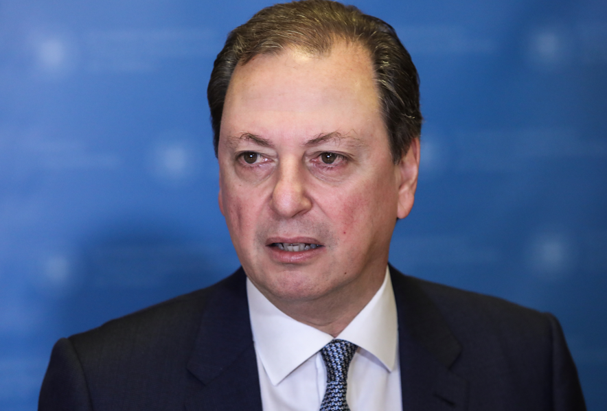 Παρασκήνια/ Ουπς…λάθος πόρτα (με συμβολικό χαρακτήρα;) για τον Σπήλιο Λιβανό