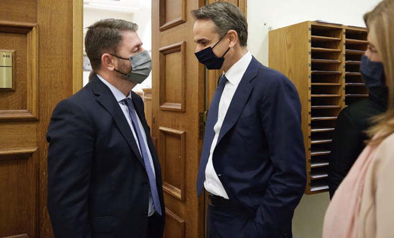 ΝΔ – ΚΙΝΑΛ: Ο μήνας του μέλιτος τελείωσε και η «μάχη» για το 3%