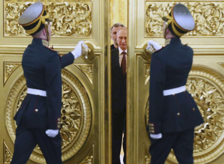 Άναψε το φιτίλι ο Πούτιν – “Ούτε σπιθαμή γης”, απαντά το Κίεβο