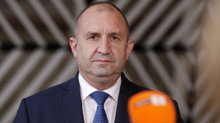 Βουλγαρία: Σε καραντίνα ο πρόεδρος Ράντεφ – Θετική η σύζυγός του