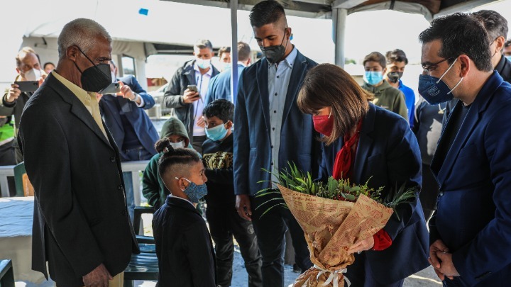 Στην Κατερίνη η ΠτΔ Κατερίνα Σακελλαροπούλου: «Επισκέφτηκα καταυλισμό Ρομά για να υπογραμμίσω την ανάγκη της πλήρους ενσωμάτωσης τους στην κοινωνία»