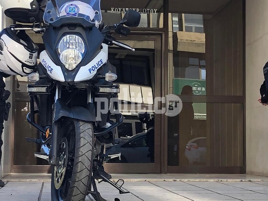 Θεσσαλονίκη: Αστυνομικός εκτός υπηρεσίας έπιασε πορτοφολά – Πρόλαβε εννέα ανέπαφες συναλλαγές με την κάρτα του