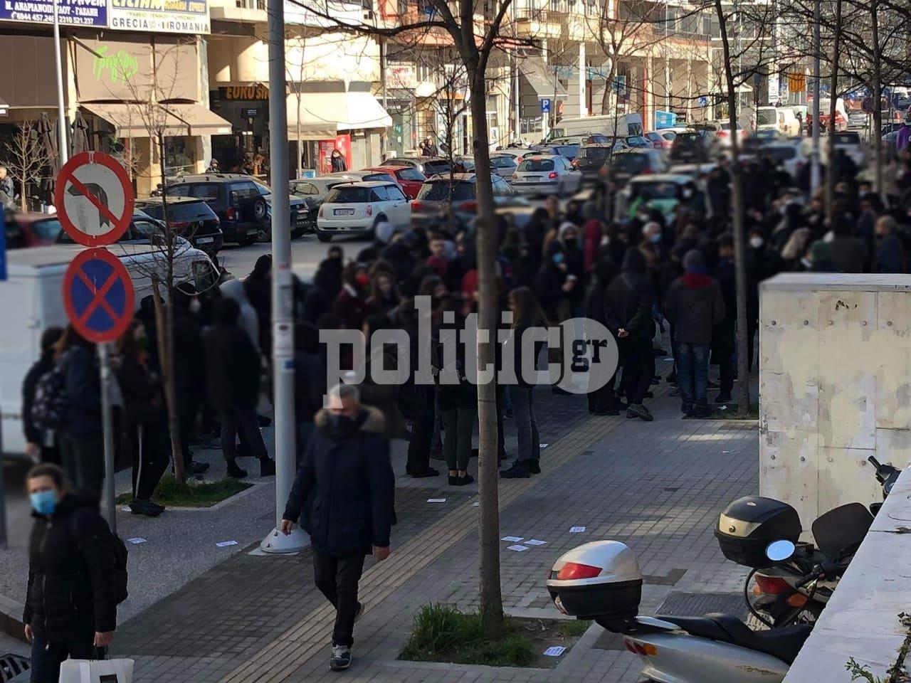 Προφυλακιστέοι οι τρεις κατηγορούμενοι για τα γκαζάκια στην Θεσσαλονίκη (pics)