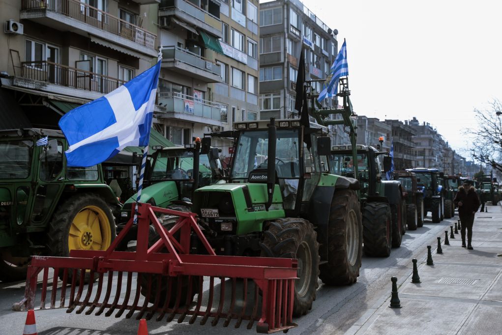 Δράμα: Με τα τρακτέρ τους διαμαρτύρονται οι αγρότες (pics)