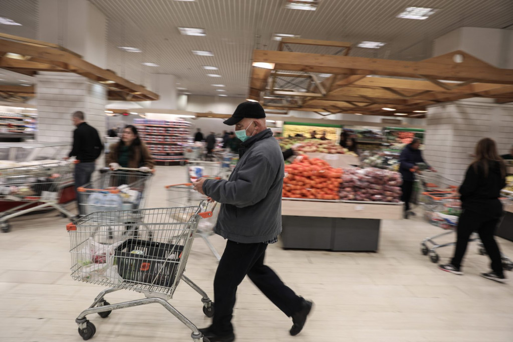 Υπάλληλος σούπερ μάρκετ ανακοίνωσε την παραίτησή του από το…μικρόφωνο του ταμείου (vid)