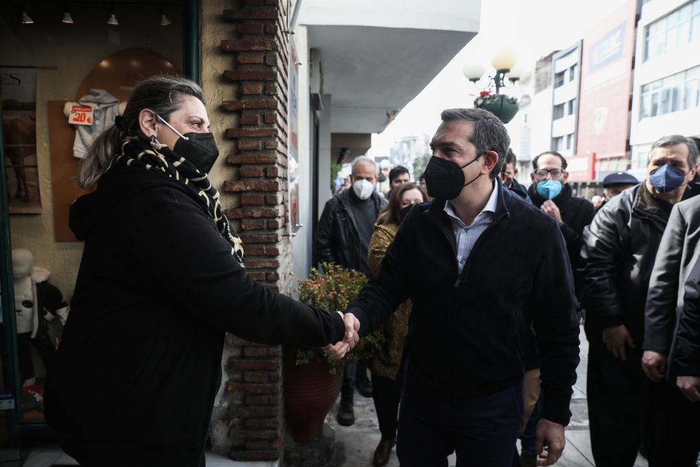 Τσίπρας: Επίσκεψη στην αγορά της Νέας Ιωνίας – Δείτε φωτογραφίες