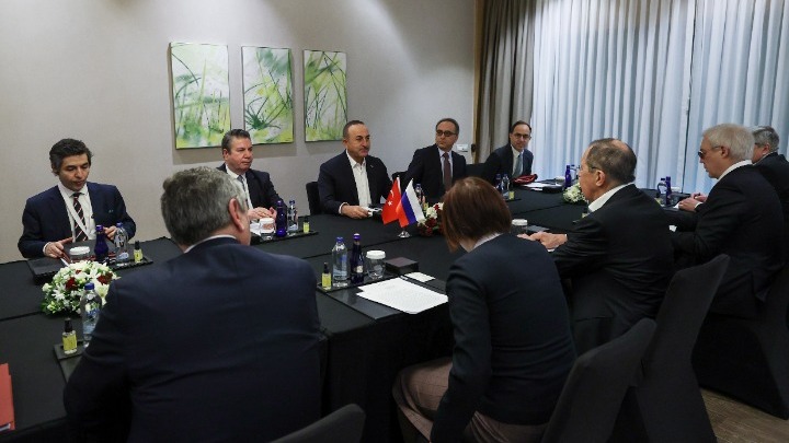 Τουρκία: Ξεκίνησε η συνάντηση του Ρώσου ΥΠΕΞ με τον Ουκρανό ομόλογό του