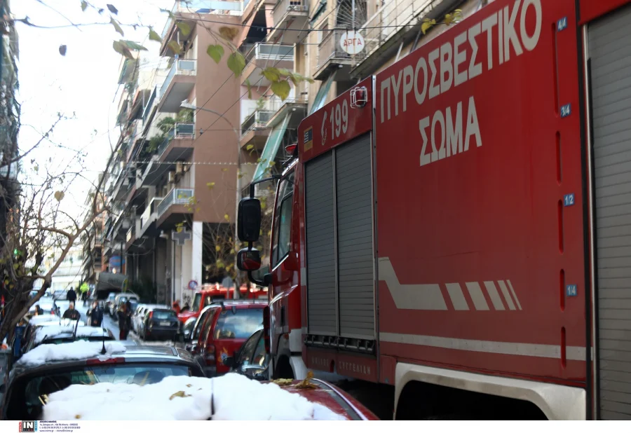 Τραγωδία στη Λάρισα: Βρήκε νεκρούς τους γονείς του από αναθυμιάσεις