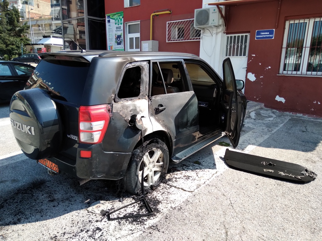 Δήμος Παύλου Μελά: Πυρπόλησαν το υπηρεσιακό αυτοκίνητο του Δημάρχου Δημήτρη Δεμουρτζίδη (pics)