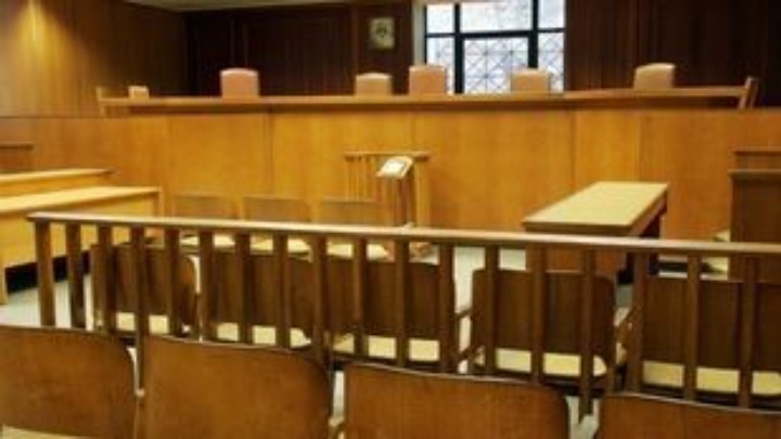Σε πανελλαδική αποχή κατέρχονται οι δικηγόροι για το φορολογικό νομοσχέδιο