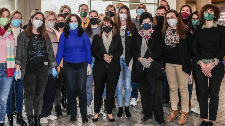 Κ. Σακελλαροπουλου στη Θεσσαλονίκη: Ενημερώθηκε για τη συλλογή ανθρωπιστικής βοήθειας προς την Ουκρανία