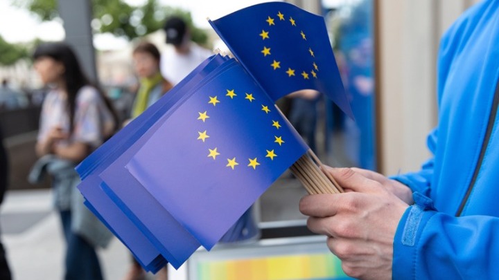 ΕΕ: Πράσινο φως για επιπλέον στρατιωτική βοήθεια στην Ουκρανία
