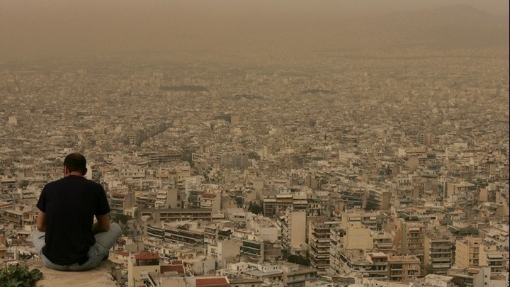 O καιρός (5/5) και (6/5): Επιστρέφει η αφρικανική σκόνη – Πάλι μπόρες και καταιγίδες τις επόμενες ημέρες (vid)