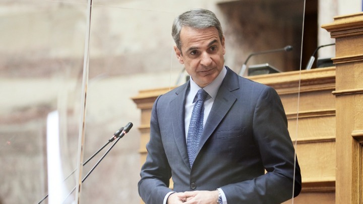 Ποιους εξυπηρετούν τα σενάρια για πρόωρες εκλογές εν μέσω «διπλής καταιγίδας»