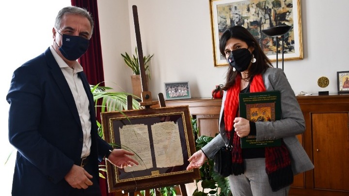 Καλαφάτης συνάντησή με την πρόξενο της Γαλλίας: «Ελλάδα και Γαλλία υπηρετούμε κοινές ευρωπαϊκές αξίες»