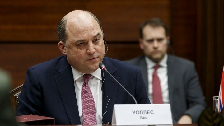 Βρετανός υπουργός Άμυνας: «Παραπλανητικό τηλεφώνημα ότι είναι ο Ουκρανός πρωθυπουργός»