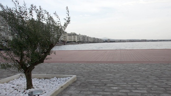 Καιρός αύριο Κυριακή: Συνεχίζονται οι χειμωνιάτικες θερμοκρασίες