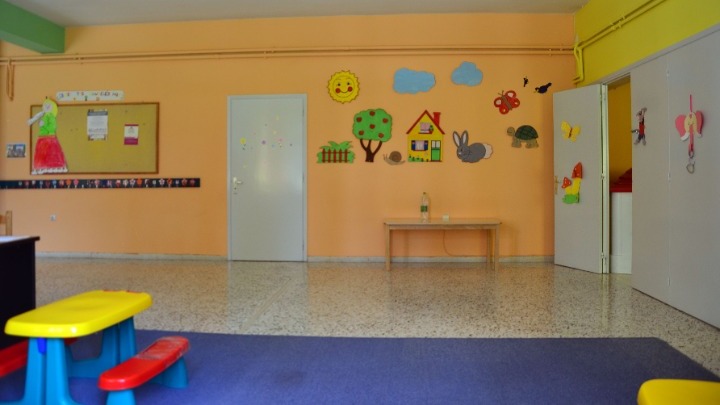Αλεξανδρούπολη: Εισαγγελική έρευνα για τις βρεφονηπιοκόμους που κατηγορούνται πως έκλειναν τα παιδιά σε αποθήκη