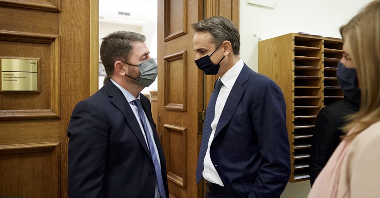 Το δίλημμα των επόμενων εκλογών και η μάχη με το ΚΙΝΑΛ για τους «κεντρώους»